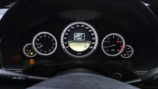 Mercedes-Benz E-Class W212 E200 CGI 2012 8