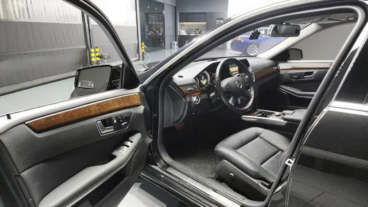 Mercedes-Benz E-Class W212 E200 CGI 2012 10