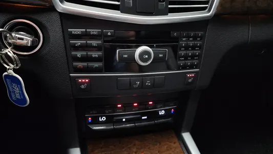 Mercedes-Benz E-Class W212 E200 CGI 2012 16