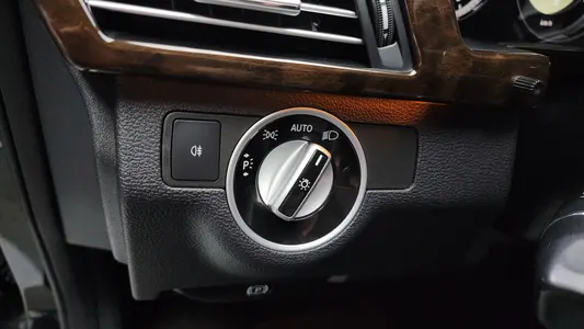 Mercedes-Benz E-Class W212 E200 CGI 2012 17