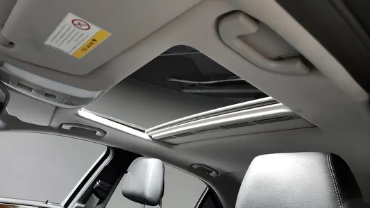 Mercedes-Benz E-Class W212 E200 CGI 2012 19