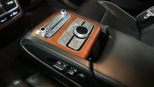 Kia K9 3.8 GDI AWD 2018 19