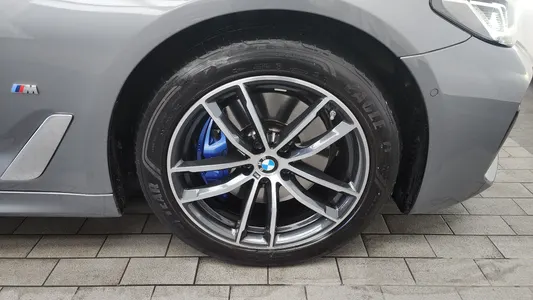 BMW 5 Series (G30) 523d xDrive M 2023 5
