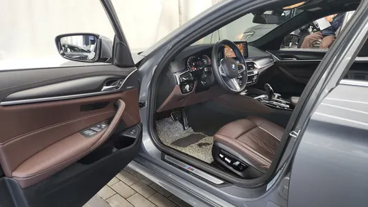 BMW 5 Series (G30) 523d xDrive M 2023 10