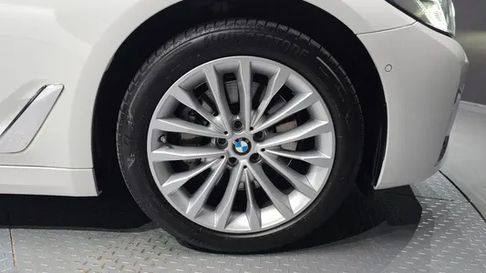 BMW 5 Series (G30) 530i xDrive 2020 5
