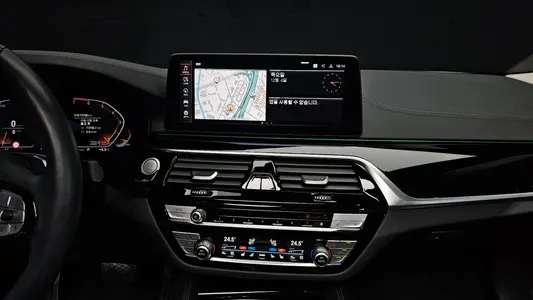 BMW 5 Series (G30) 530i xDrive 2020 14