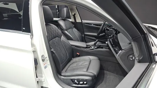 BMW 5 Series (G30) 530i xDrive 2020 10