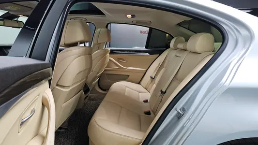 BMW 5 Series (F10) 520d xDrive 2015 12