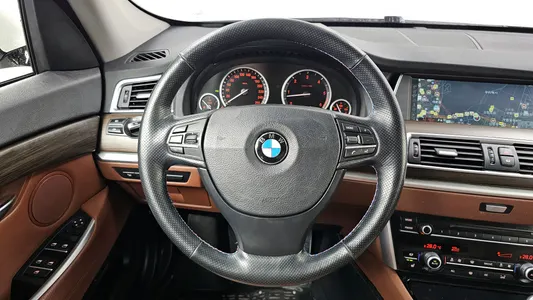 BMW 5 Series GT (F07) GT 30d xDrive 2012 13