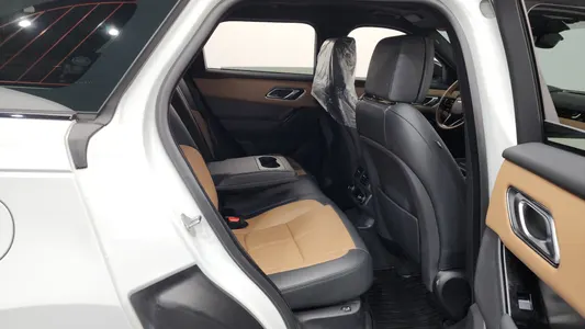 Land Rover 레인지로버 벨라 3.0 P400 HSE 2024 11