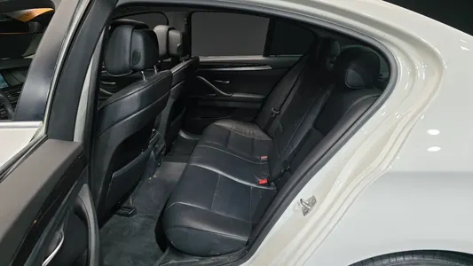 BMW 5 Series (F10) 520d 2012 12
