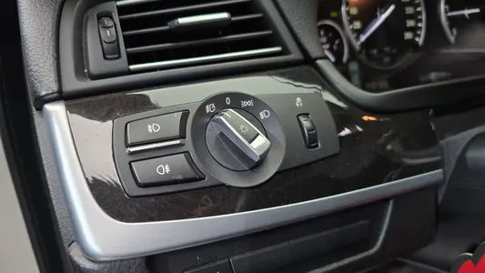 BMW 5 Series (F10) 520d 2012 17