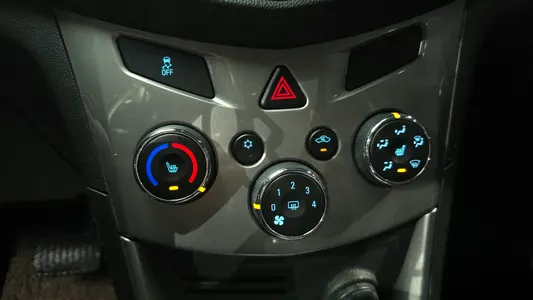 Chevrolet 트랙스 1.4 LT 2014 16
