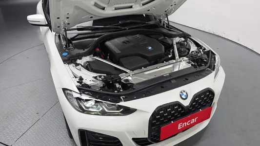 BMW 4 Series (G22) 420i M 2024 6