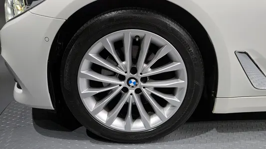 BMW 5 Series (G30) 520d 2018 5