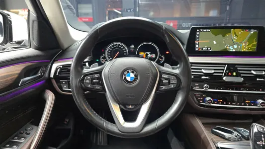 BMW 5 Series (G30) 520d 2018 13