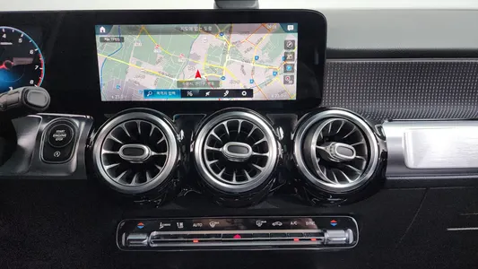 Mercedes-Benz GLB-Class X247 GLB220 2021 15