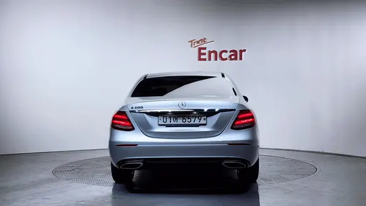 Mercedes-Benz E-Class W213 E200 2017 4