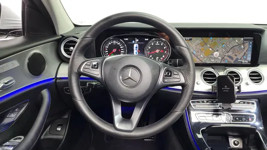 Mercedes-Benz E-Class W213 E200 2017 13
