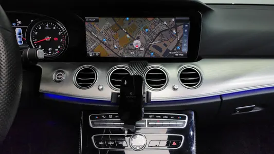 Mercedes-Benz E-Class W213 E200 2017 14