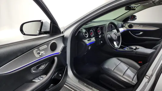 Mercedes-Benz E-Class W213 E200 2017 10