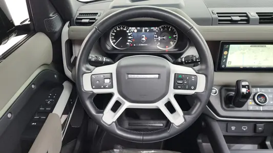 Land Rover (L663) 110 D250 SE 2022 13