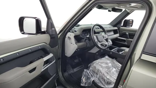 Land Rover (L663) 110 D250 SE 2022 10