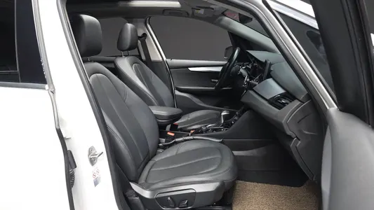 BMW 2 Series Tourer (F45) 2018 11