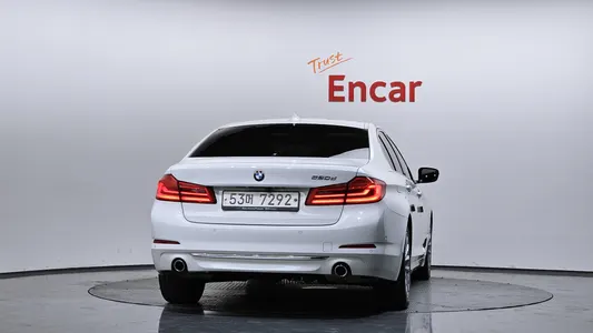 BMW 5 Series (G30) 520d 2017 4