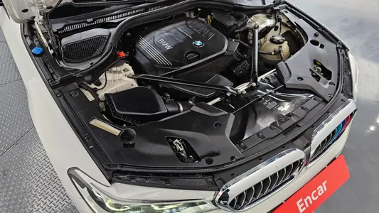 BMW 5 Series (G30) 520d 2017 6