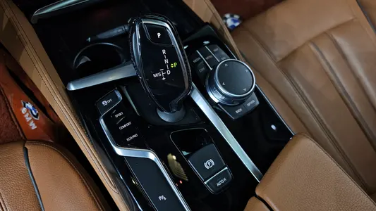 BMW 5 Series (G30) 520d 2017 9
