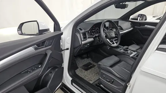 Audi Q5 (FY) 50 TDI 2020 10
