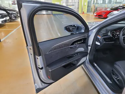 Audi A8 (D5) 55 TFSI LWB 2023 9