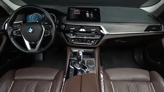 BMW 5 Series (G30) 530i xDrive 2018 6