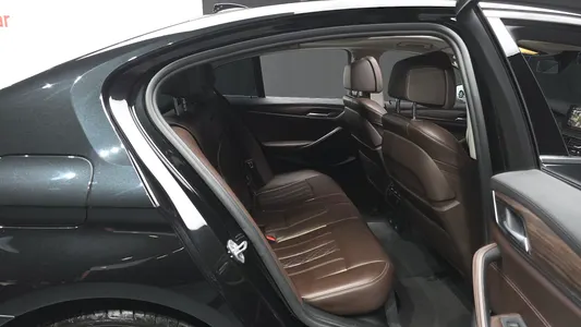 BMW 5 Series (G30) 530i xDrive 2018 11
