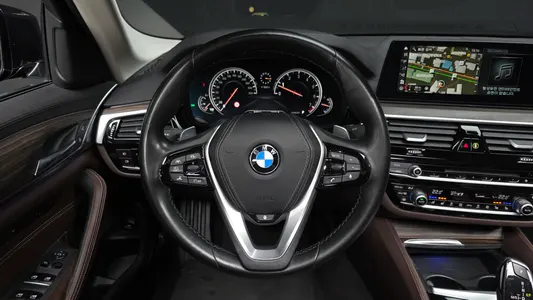 BMW 5 Series (G30) 530i xDrive 2018 13