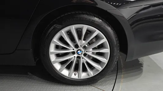 BMW 5 Series (G30) 530i xDrive 2018 21