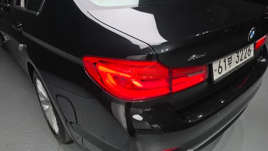 BMW 5 Series (G30) 530i xDrive 2018 23