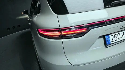 Porsche (PO536) 3.0 2023 23