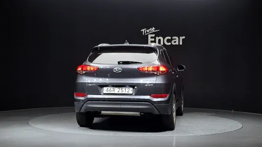 Hyundai Tucson 1.7 2WD 2015 4