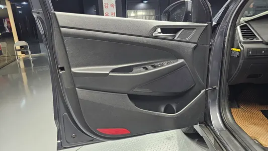 Hyundai Tucson 1.7 2WD 2015 24