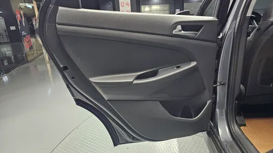 Hyundai Tucson 1.7 2WD 2015 25