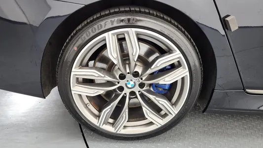 BMW 7 Series (G11) M760Li xDrive 2018 5