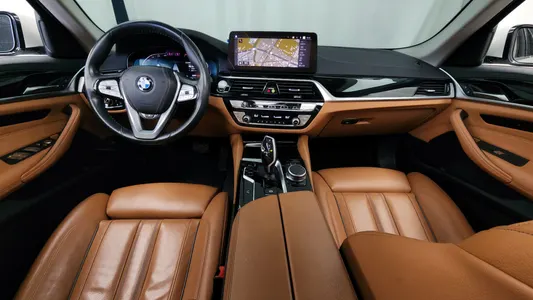 BMW 5 Series (G30) 520i 2022 7