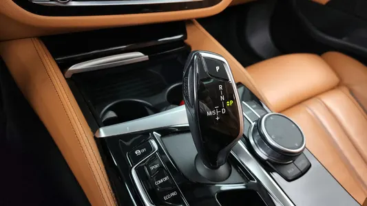 BMW 5 Series (G30) 520i 2022 9