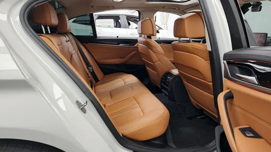 BMW 5 Series (G30) 520i 2022 12