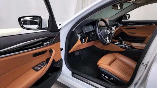 BMW 5 Series (G30) 520i 2022 10