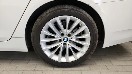 BMW 5 Series (G30) 520i 2022 21
