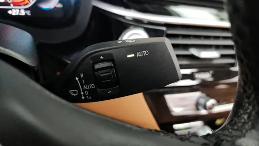 BMW 5 Series (G30) 520i 2022 31
