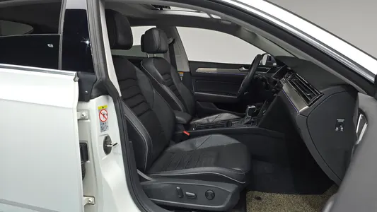 Volkswagen 아테온 2.0 TDI 2019 10
